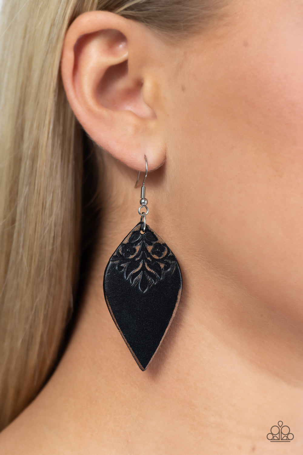 five-dollar-jewelry-naturally-nostalgic-black-earrings-paparazzi-accessories