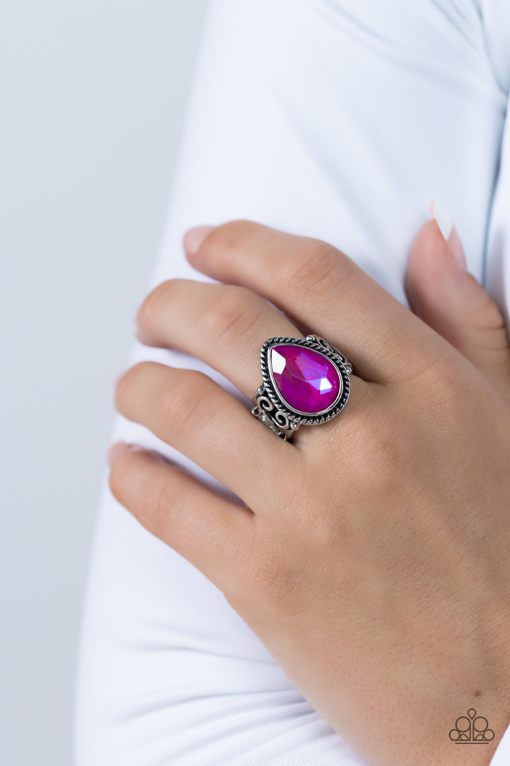 five-dollar-jewelry-supernatural-sparkle-pink-ring-paparazzi-accessories