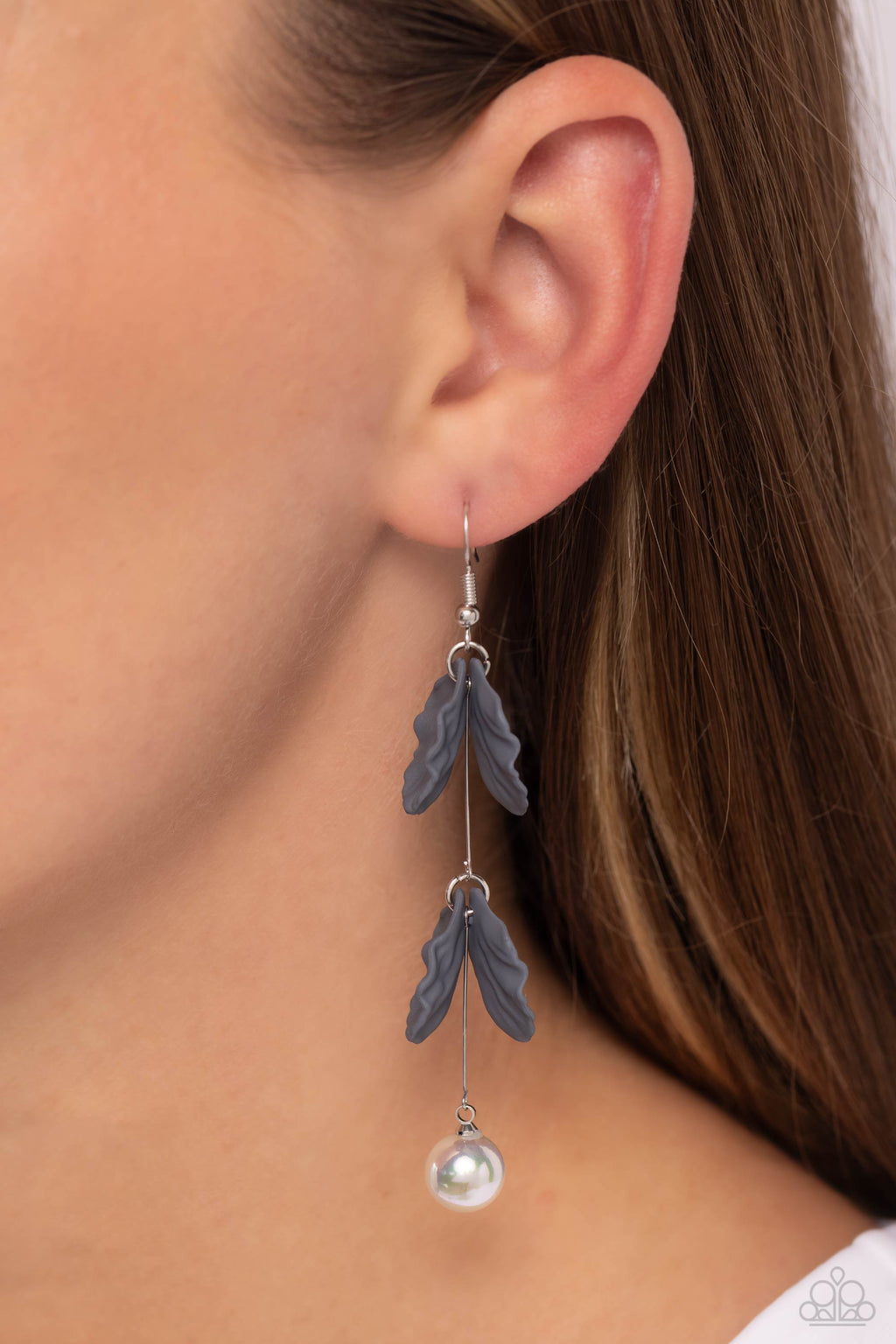 five-dollar-jewelry-edwardian-era-silver-earrings-paparazzi-accessories