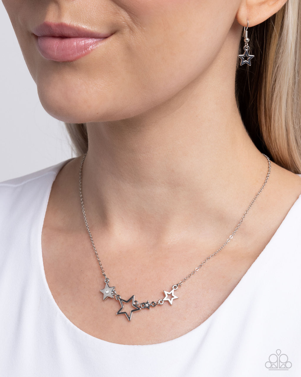 five-dollar-jewelry-proudly-patriotic-white-necklace-paparazzi-accessories