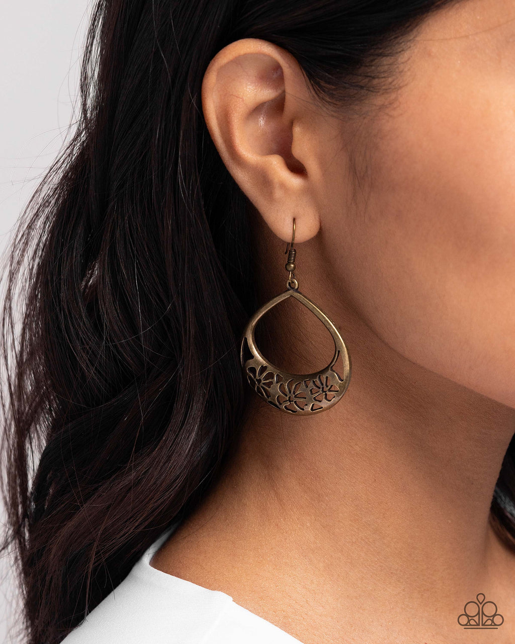 five-dollar-jewelry-island-ambrosia-brass-earrings-paparazzi-accessories