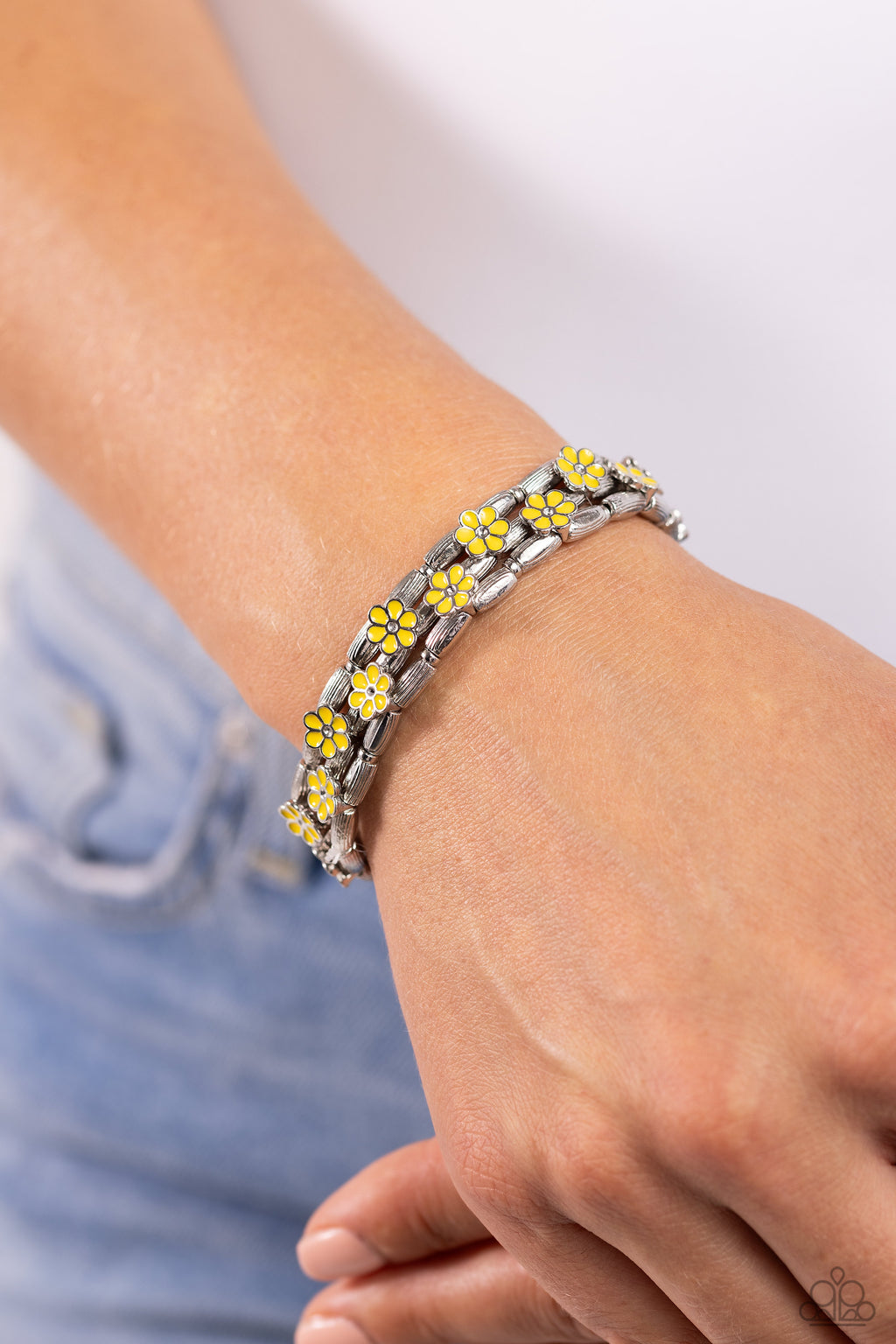 five-dollar-jewelry-scattered-springtime-yellow-bracelet-paparazzi-accessories