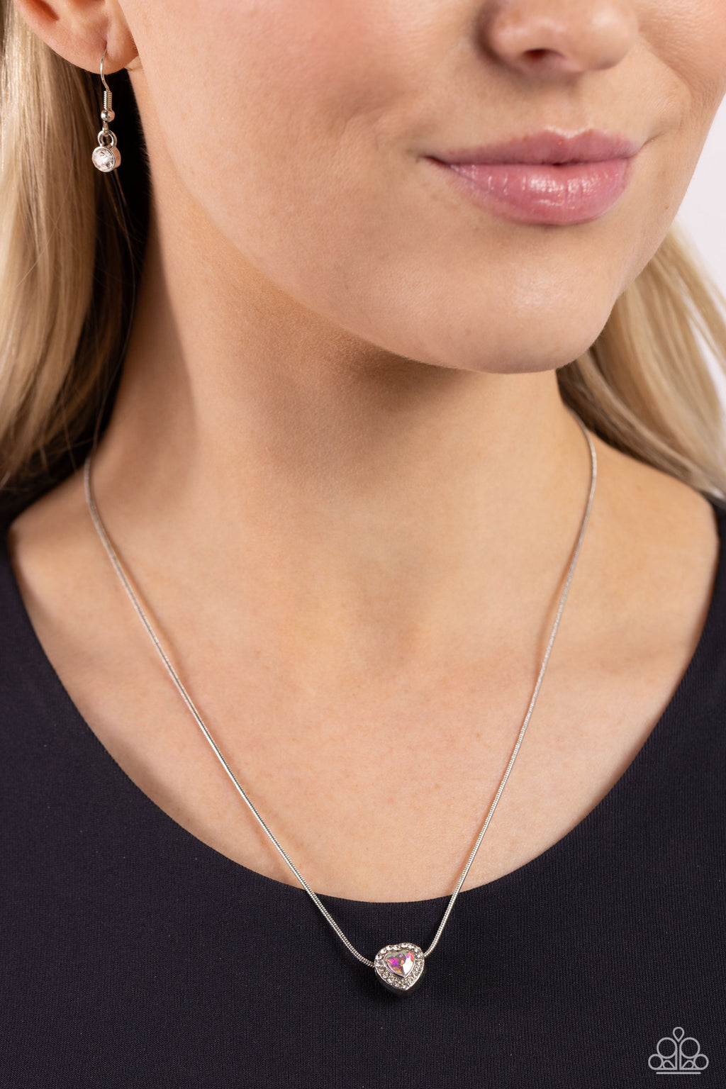 five-dollar-jewelry-simply-sentimental-white-necklace-paparazzi-accessories