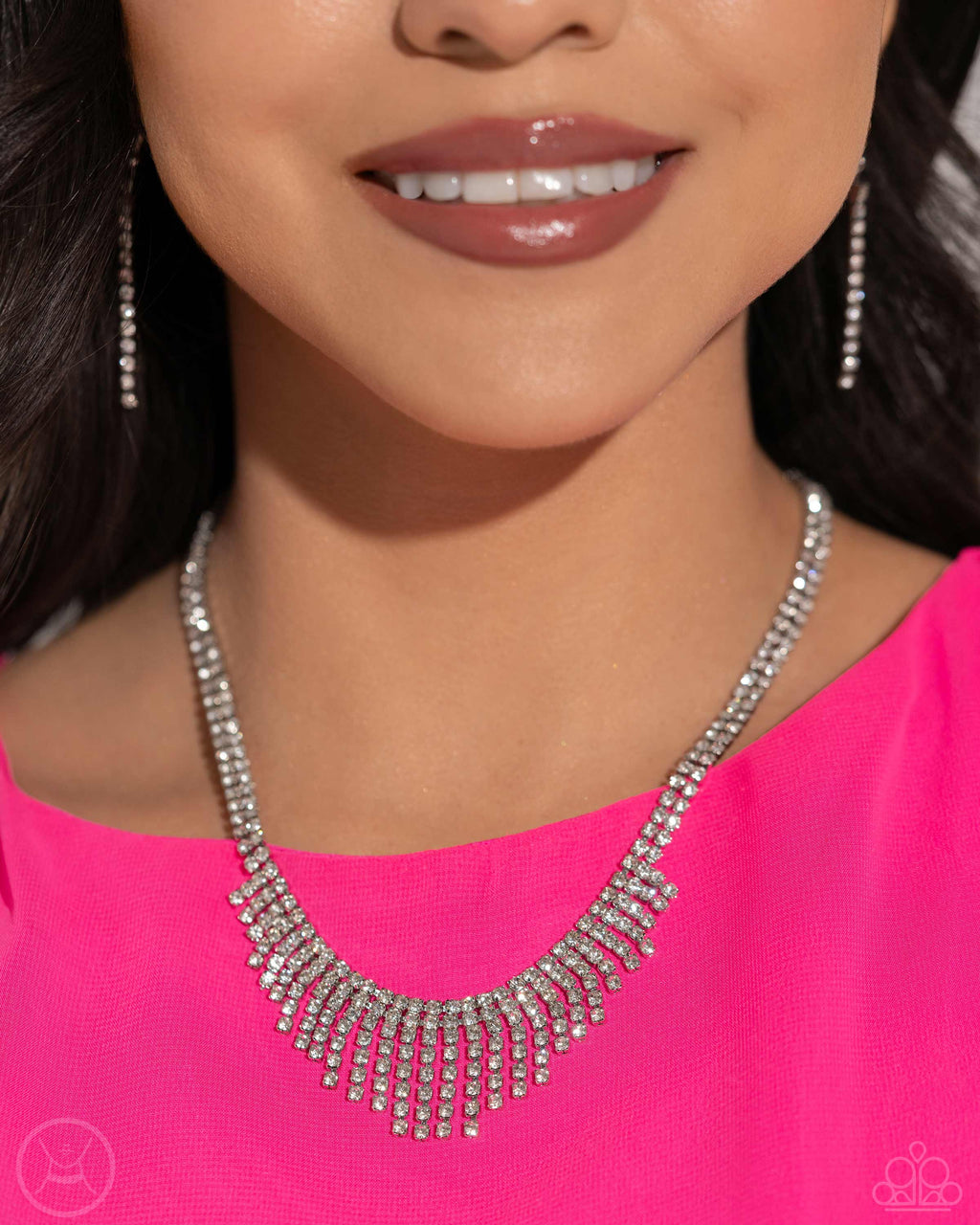 five-dollar-jewelry-daring-decadence-white-necklace-paparazzi-accessories