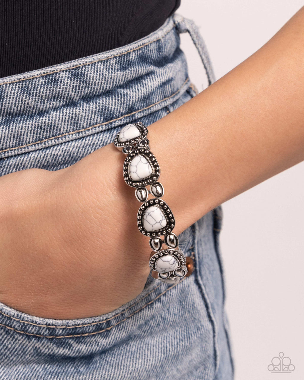five-dollar-jewelry-harmonious-headliner-white-bracelet-paparazzi-accessories
