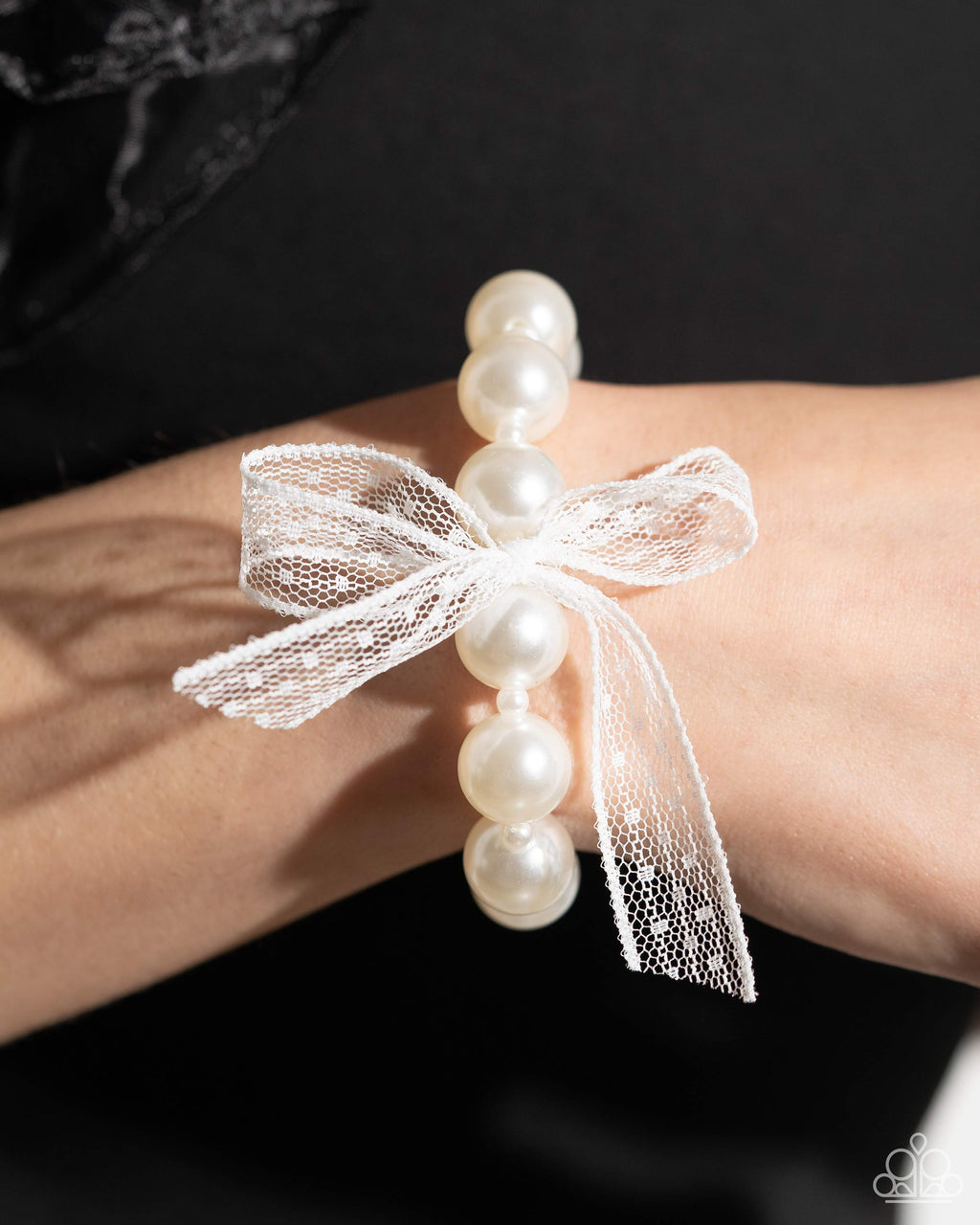five-dollar-jewelry-girly-glam-white-bracelet-paparazzi-accessories