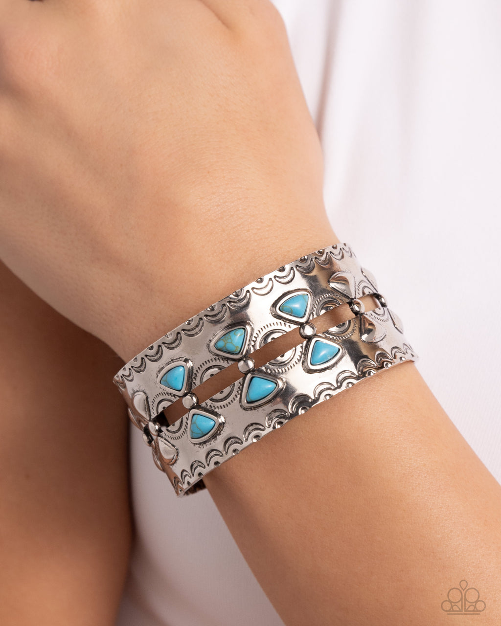 five-dollar-jewelry-harmonious-haven-blue-bracelet-paparazzi-accessories