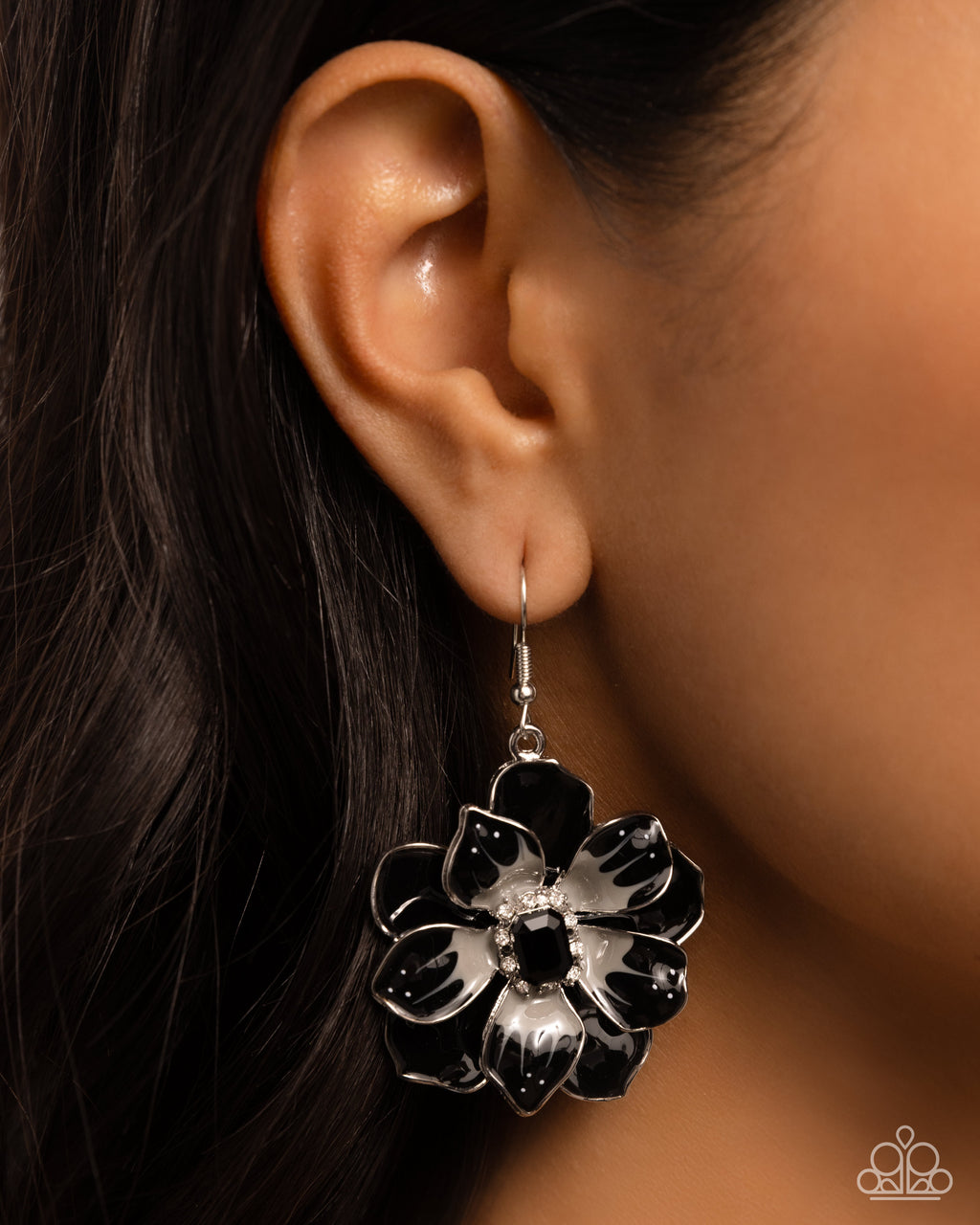 five-dollar-jewelry-tropical-treasure-black-earrings-paparazzi-accessories