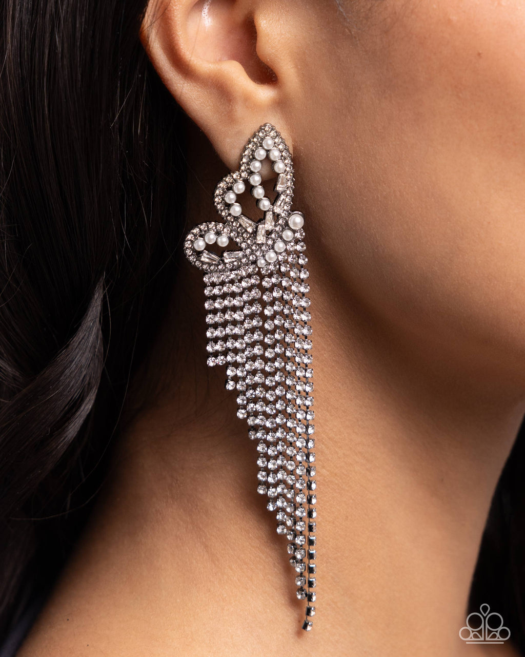 five-dollar-jewelry-aerial-accent-black-post earrings-paparazzi-accessories