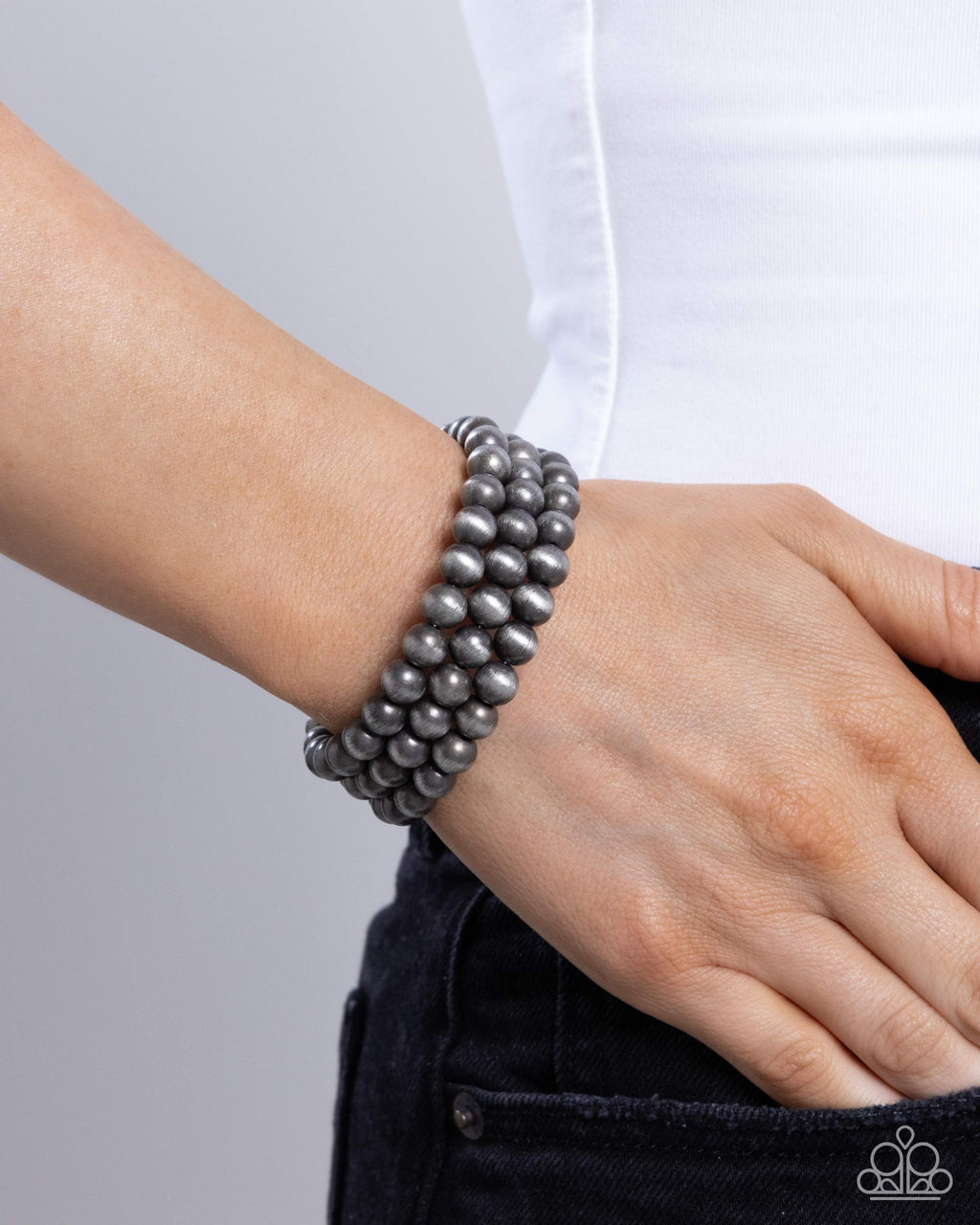 five-dollar-jewelry-coiled-catwalk-silver-bracelet-paparazzi-accessories