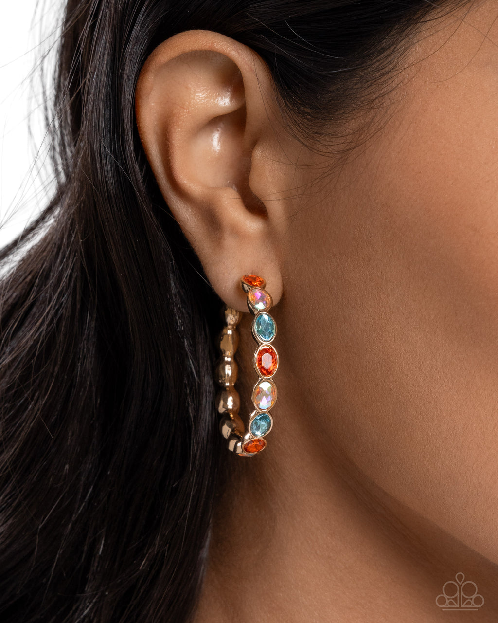 five-dollar-jewelry-pressing-princess-gold-earrings-paparazzi-accessories