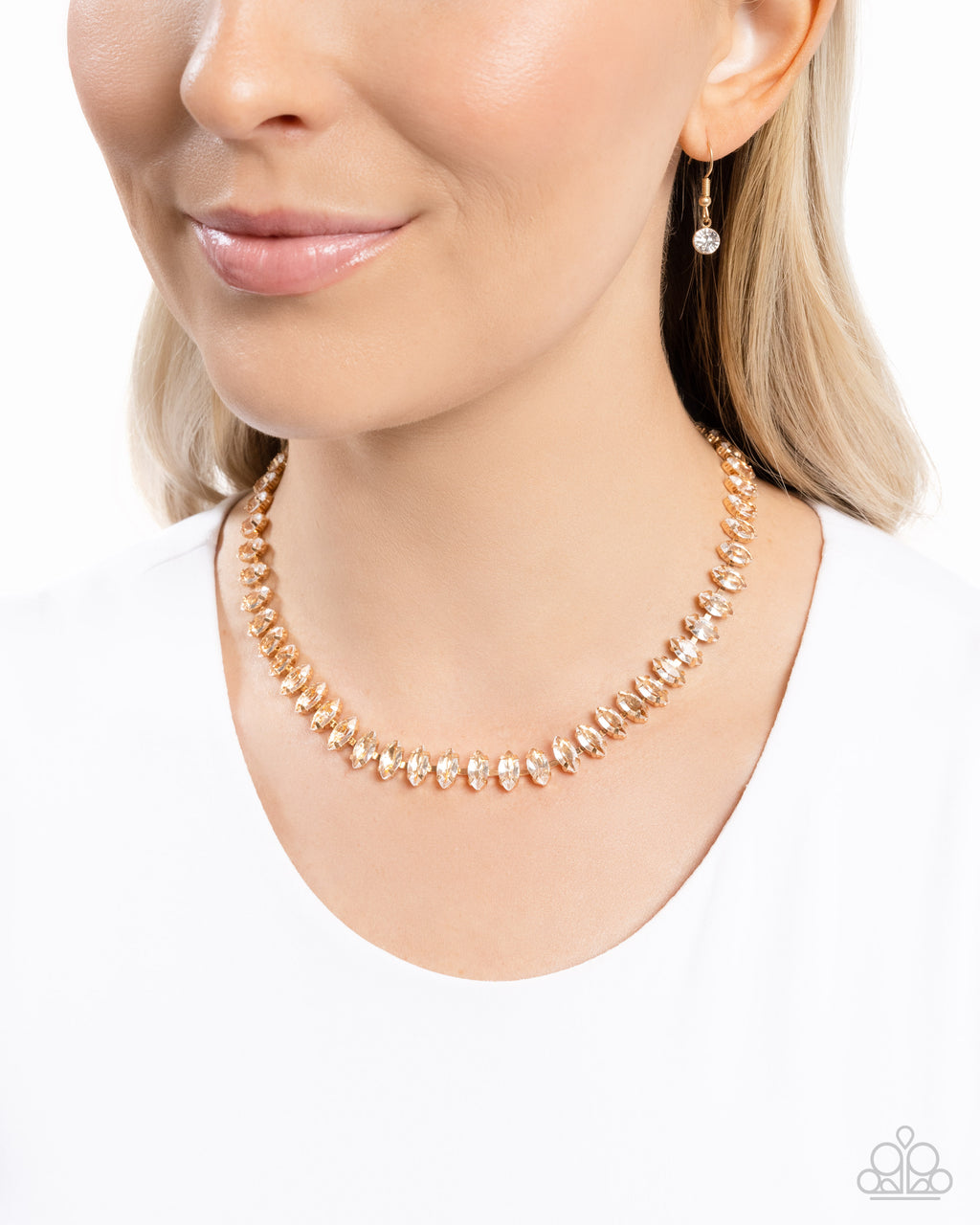 five-dollar-jewelry-glittery-genre-gold-necklace-paparazzi-accessories
