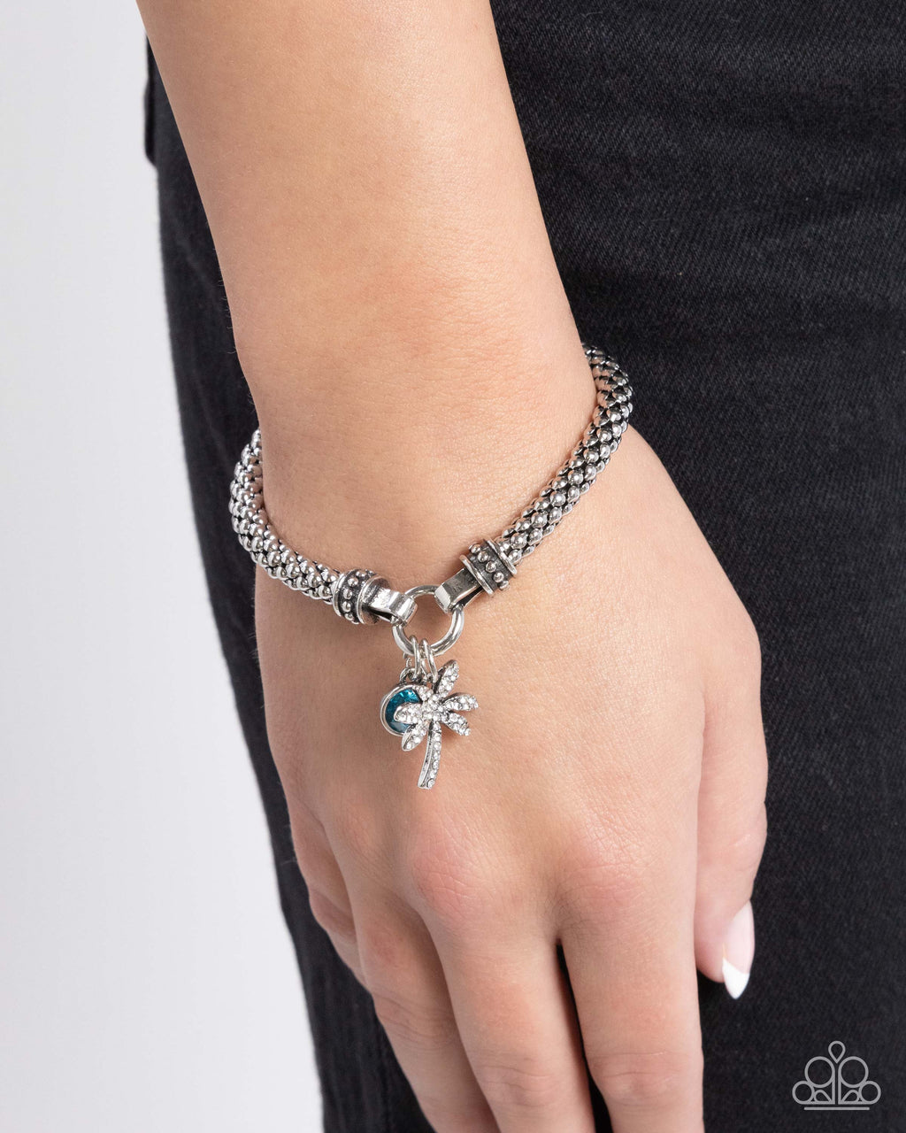 five-dollar-jewelry-palm-beach-bling-blue-bracelet-paparazzi-accessories