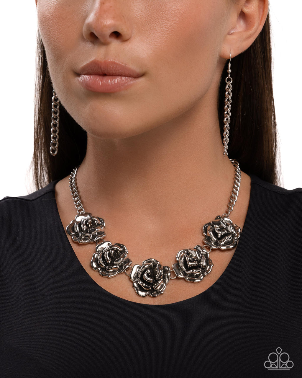 five-dollar-jewelry-refreshing-roses-silver-necklace-paparazzi-accessories