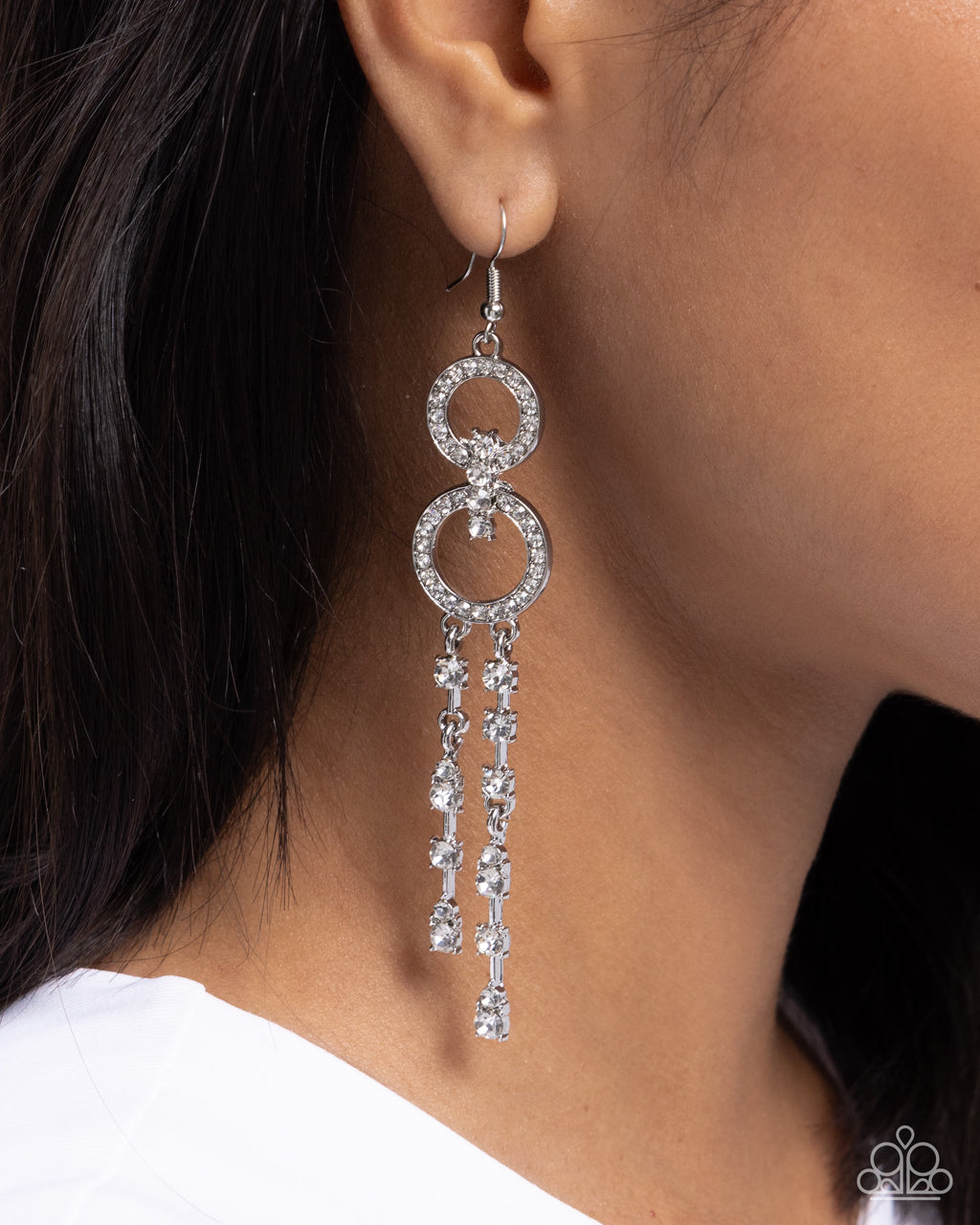 five-dollar-jewelry-chic-crowd-white-earrings-paparazzi-accessories