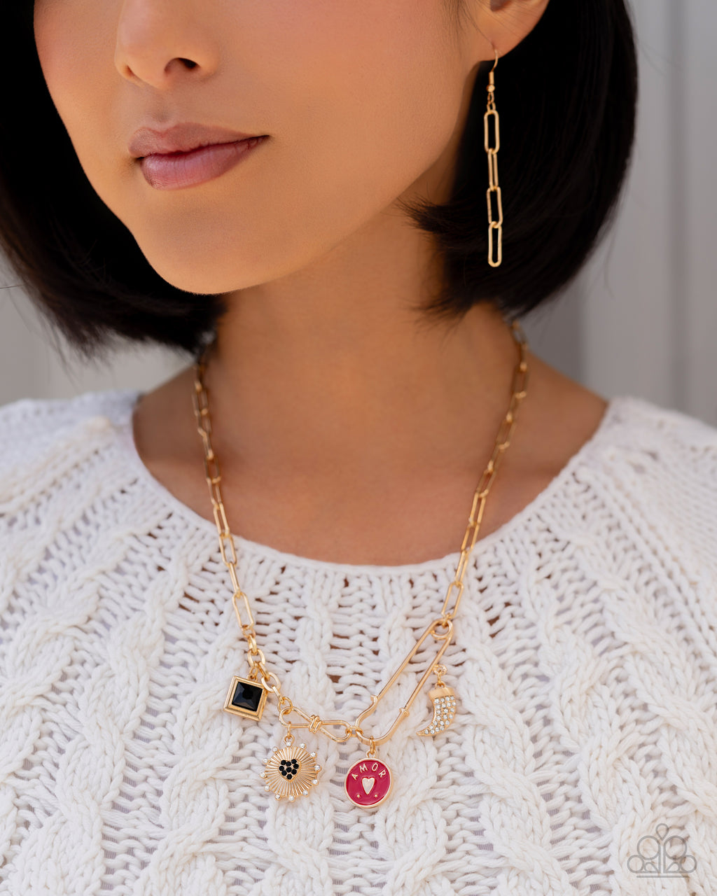 five-dollar-jewelry-trendy-trinket-gold-necklace-paparazzi-accessories
