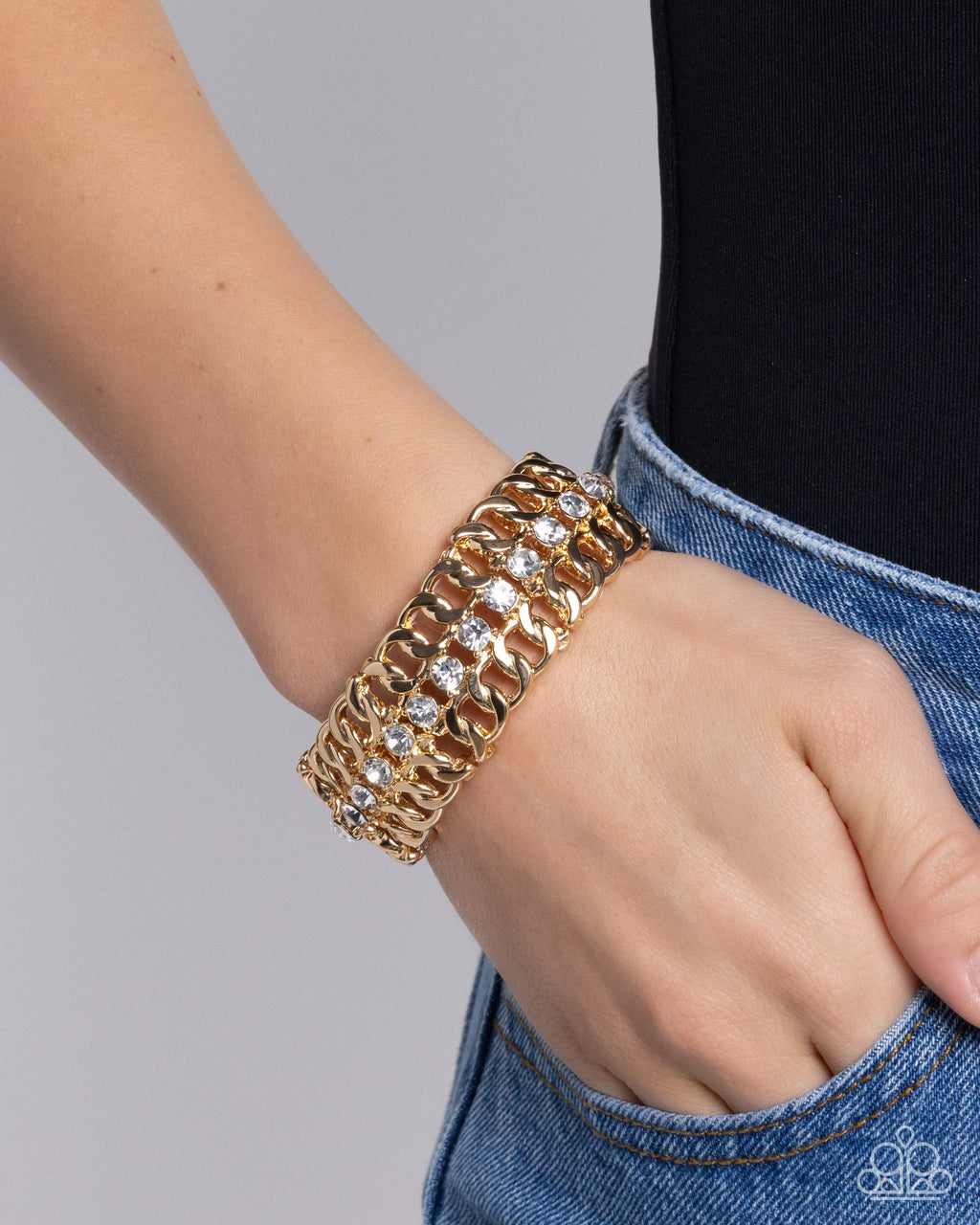 five-dollar-jewelry-secure-shimmer-gold-bracelet-paparazzi-accessories