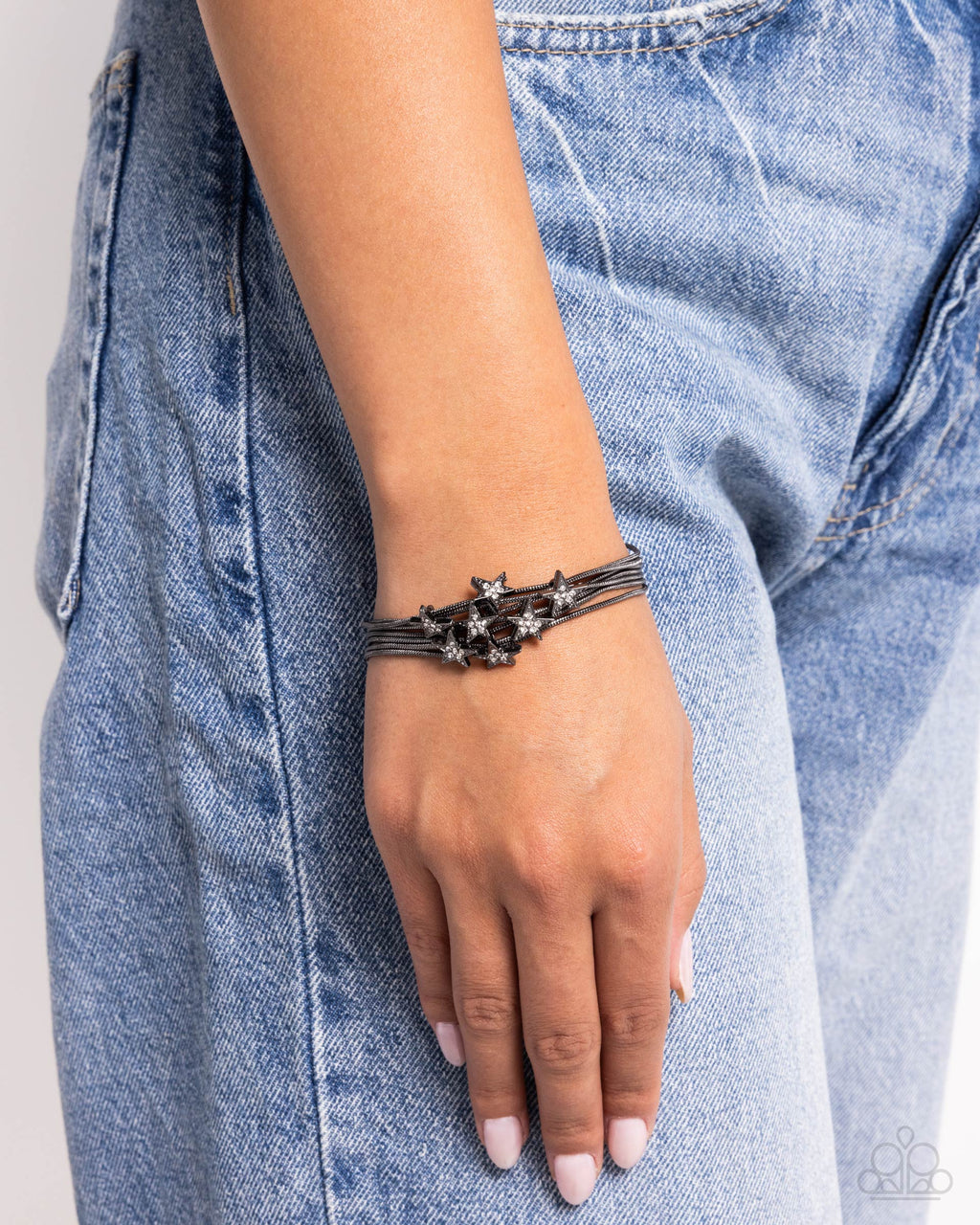 five-dollar-jewelry-guest-star-black-bracelet-paparazzi-accessories