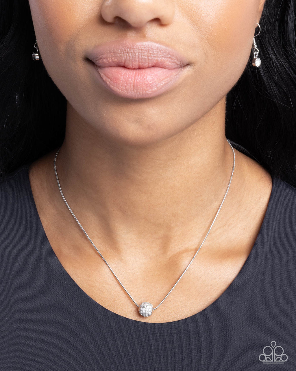 five-dollar-jewelry-fearless-flair-white-necklace-paparazzi-accessories