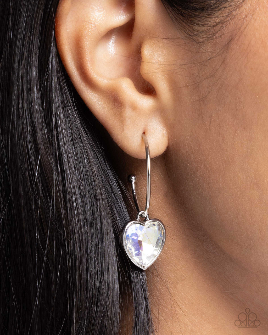 five-dollar-jewelry-diamond-of-the-night-white-earrings-paparazzi-accessories