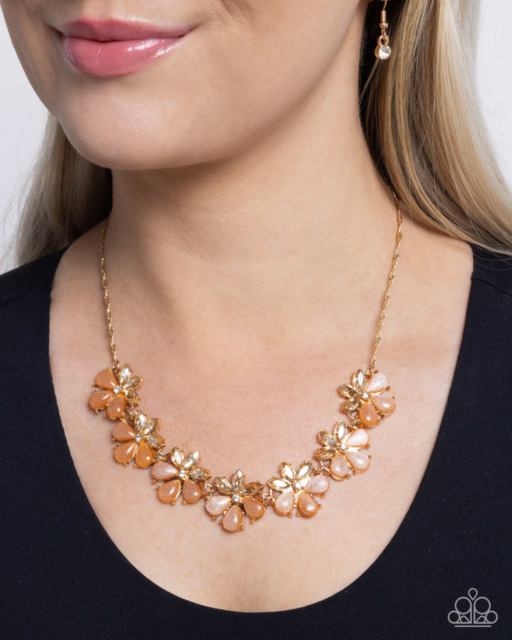 five-dollar-jewelry-consistent-chic-orange-necklace-paparazzi-accessories