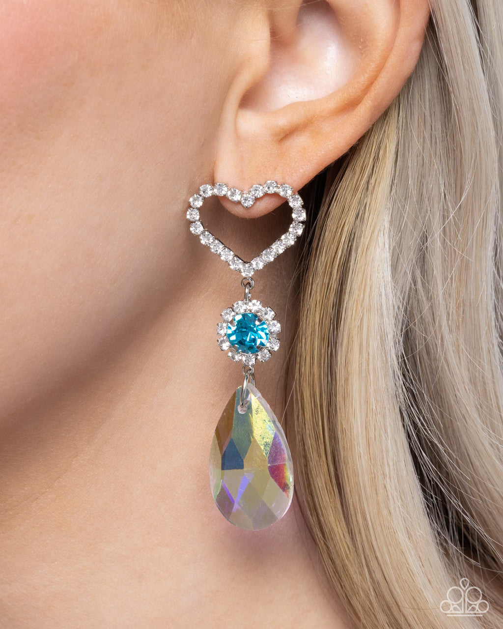 five-dollar-jewelry-faceted-frenzy-blue-post earrings-paparazzi-accessories