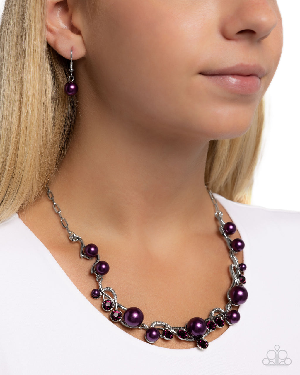 eight-dollar-jewelry-settled-shimmer-purple-necklace-paparazzi-accessories