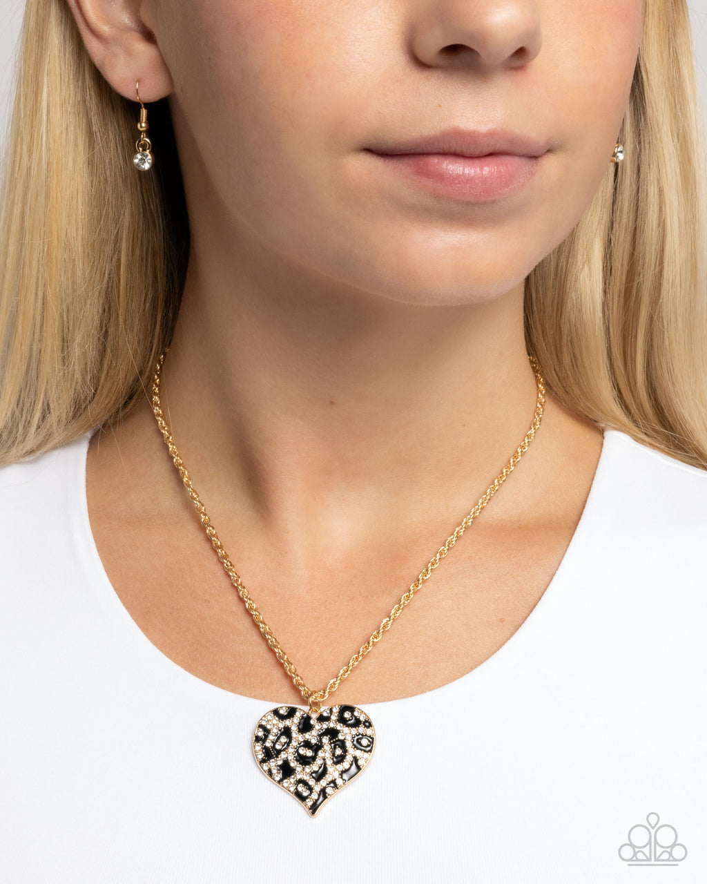 five-dollar-jewelry-cheetah-compound-gold-necklace-paparazzi-accessories