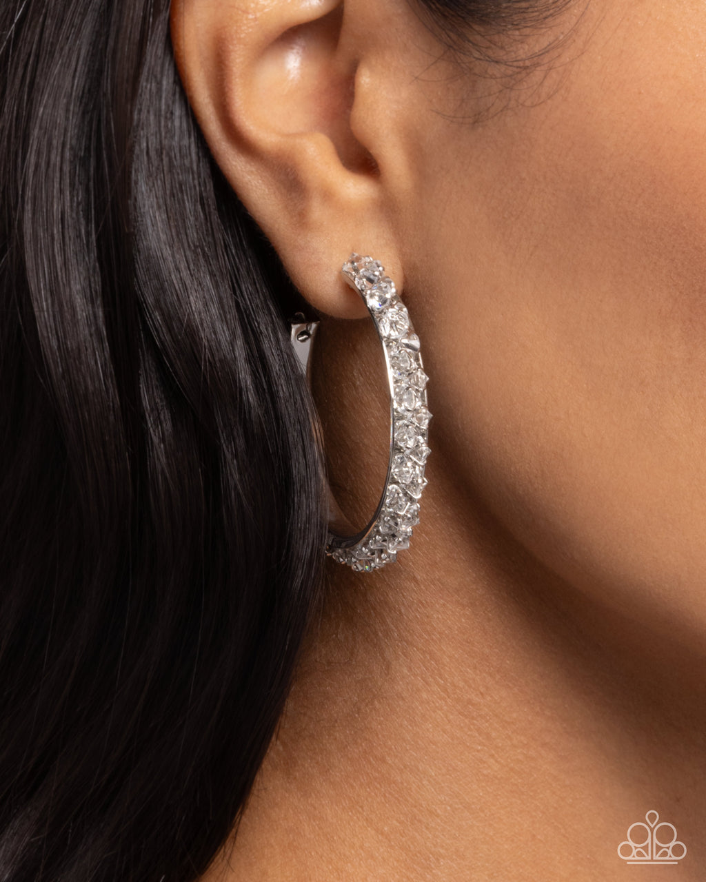 five-dollar-jewelry-glowing-garland-white-earrings-paparazzi-accessories