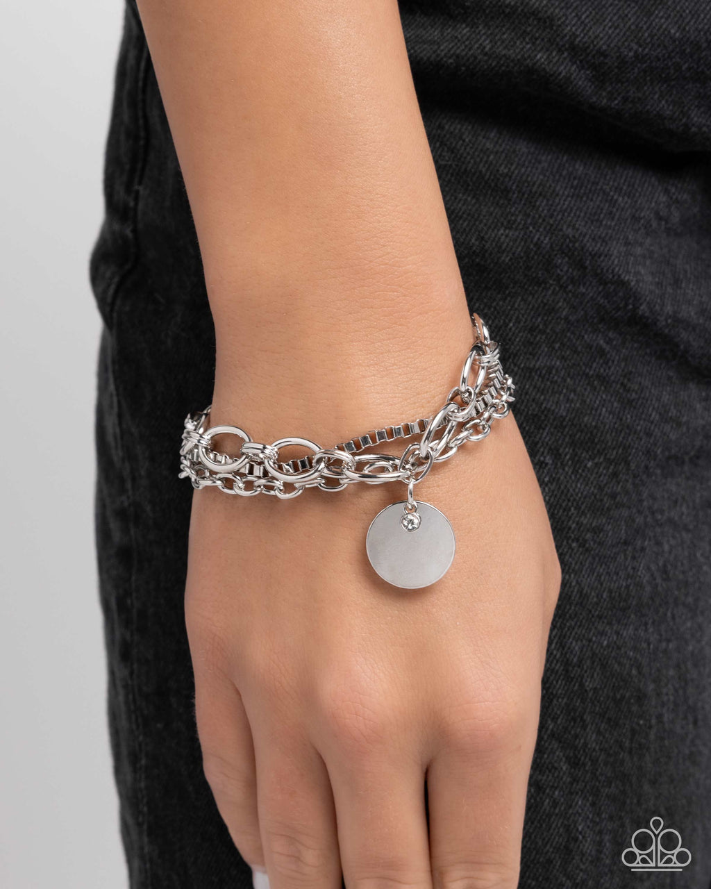 five-dollar-jewelry-coined-confidence-white-bracelet-paparazzi-accessories