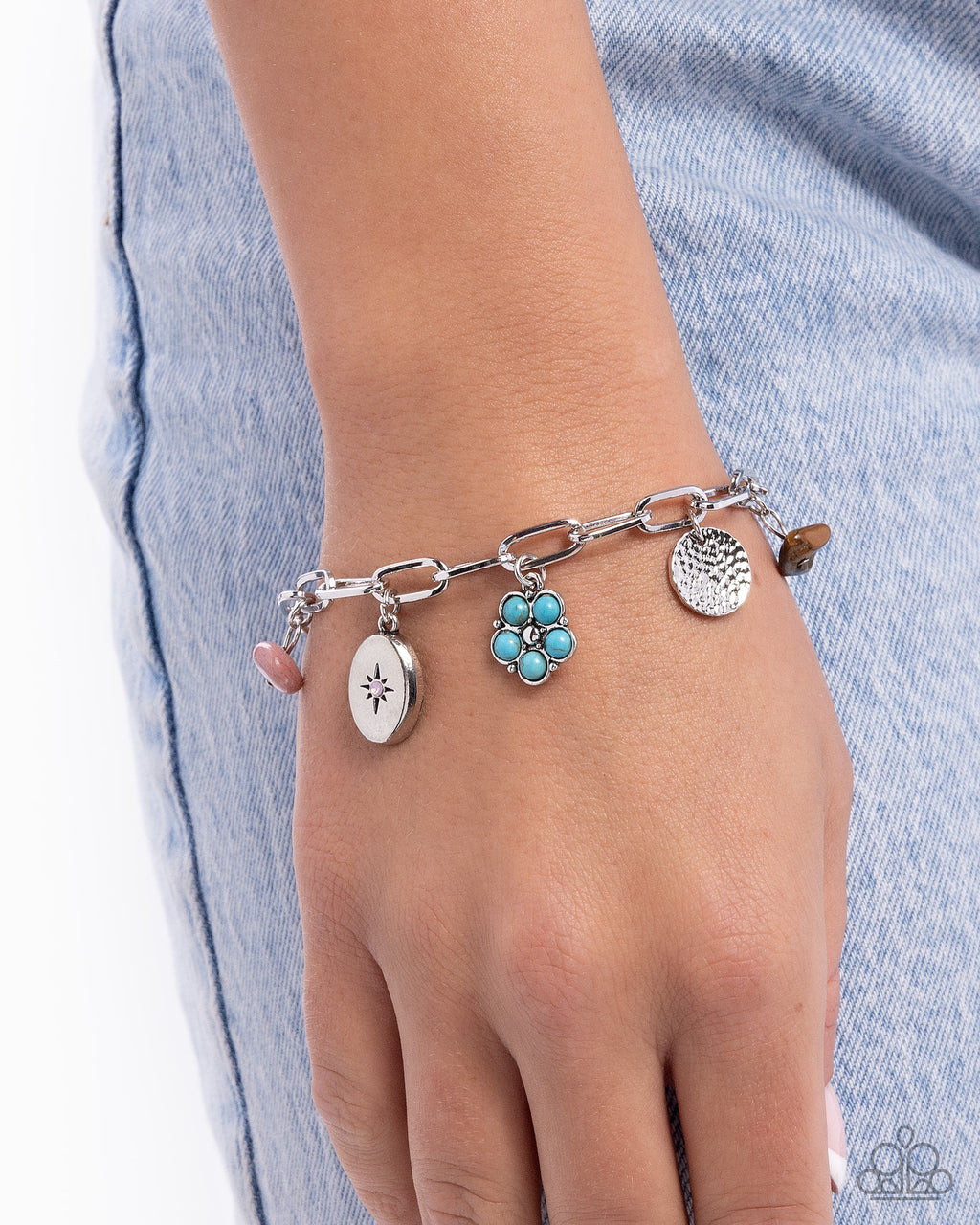 five-dollar-jewelry-collectors-edition-pink-bracelet-paparazzi-accessories