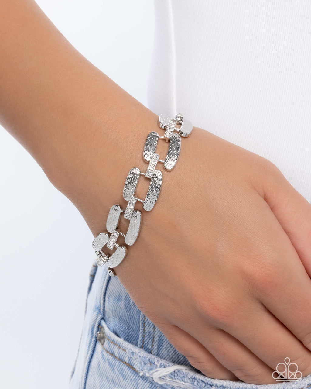 five-dollar-jewelry-demanding-more-white-bracelet-paparazzi-accessories