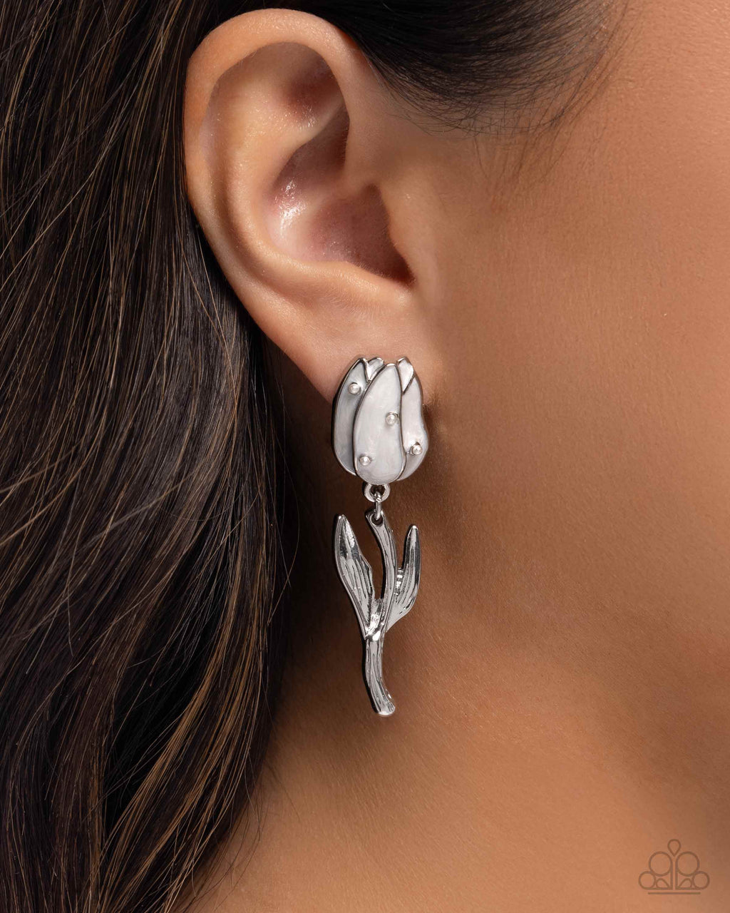 five-dollar-jewelry-timeless-tulip-white-post earrings-paparazzi-accessories