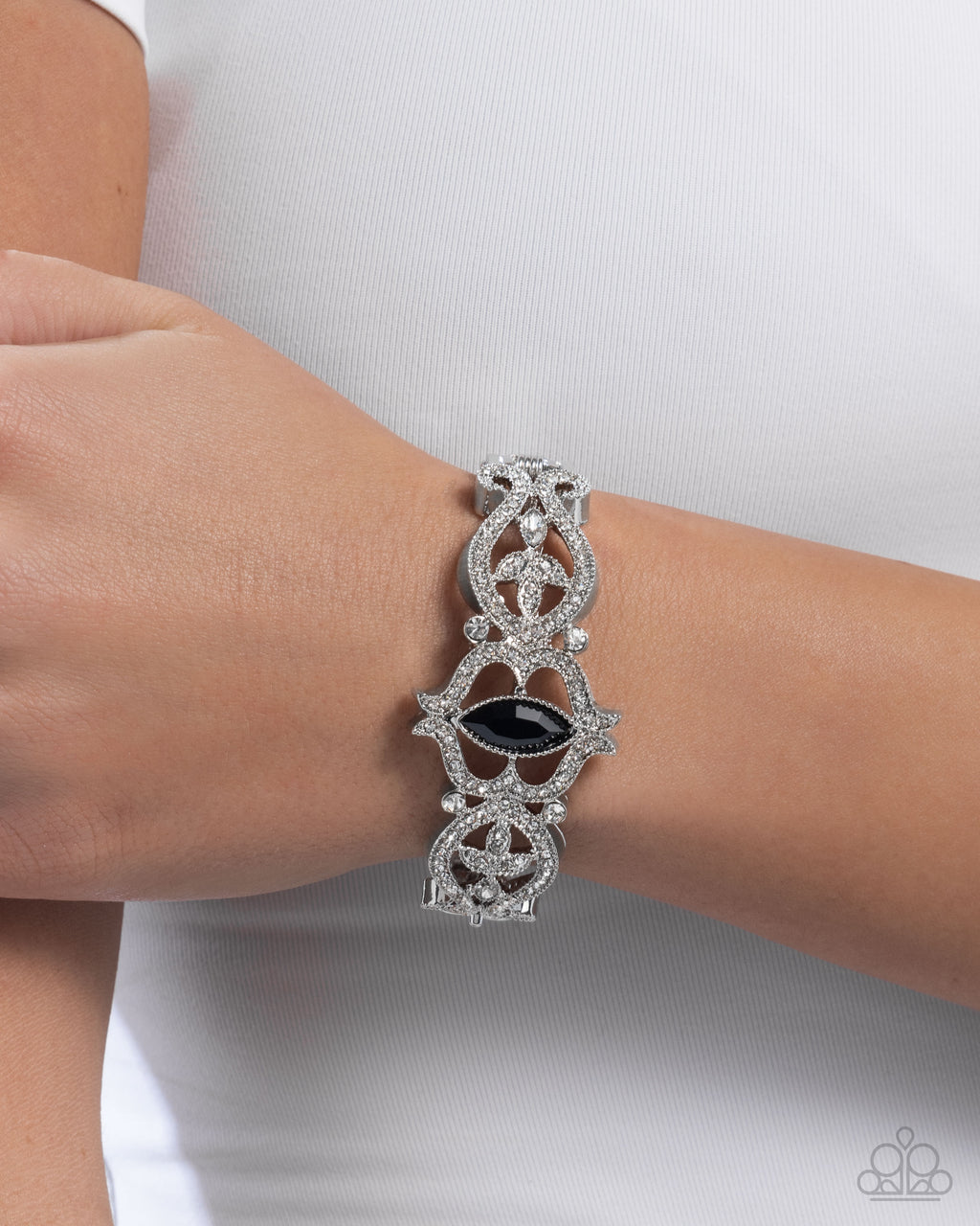 five-dollar-jewelry-courtly-coquette-black-bracelet-paparazzi-accessories