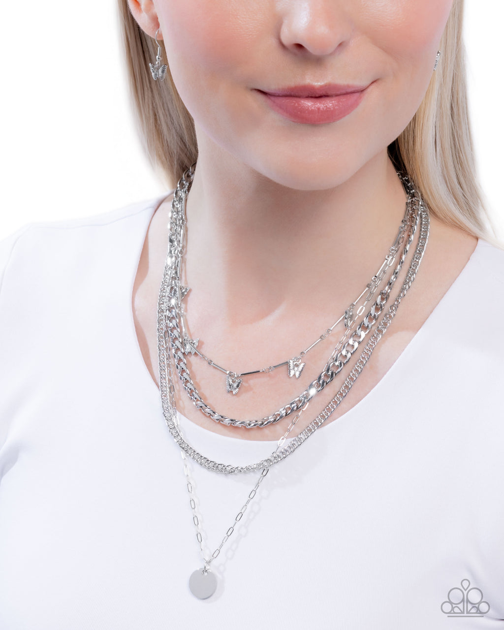 eight-dollar-jewelry-fluttering-fringe-silver-necklace-paparazzi-accessories