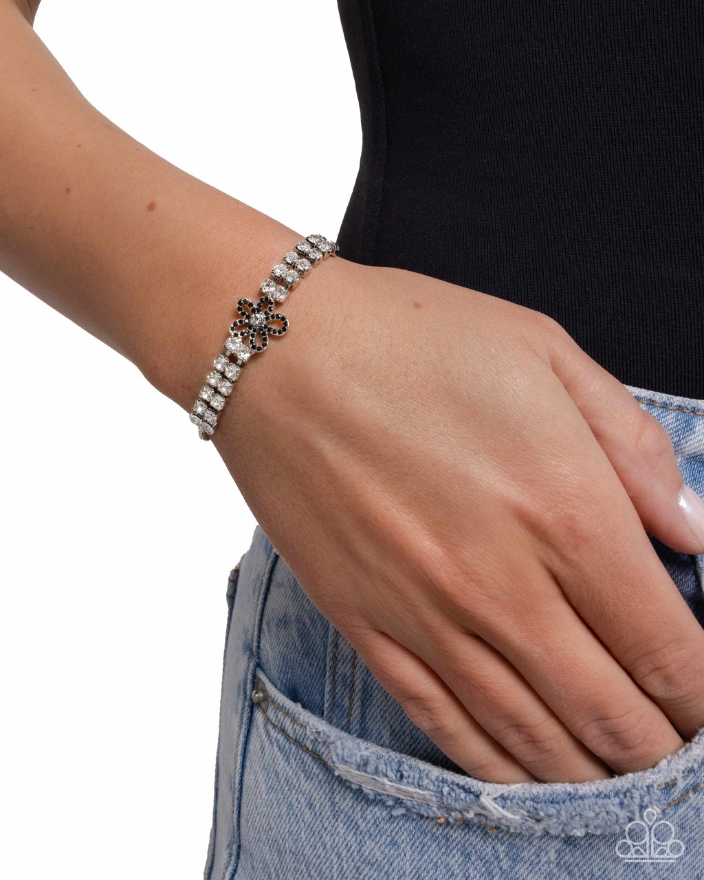 five-dollar-jewelry-blooming-breakthrough-black-bracelet-paparazzi-accessories
