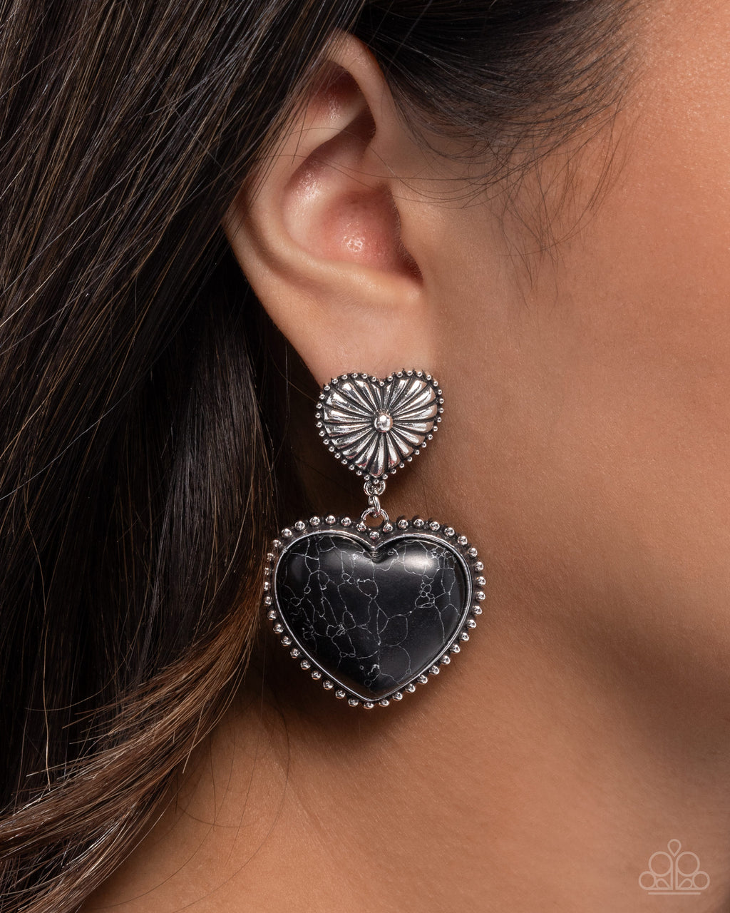 eight-dollar-jewelry-rustic-reinvention-black-post earrings-paparazzi-accessories