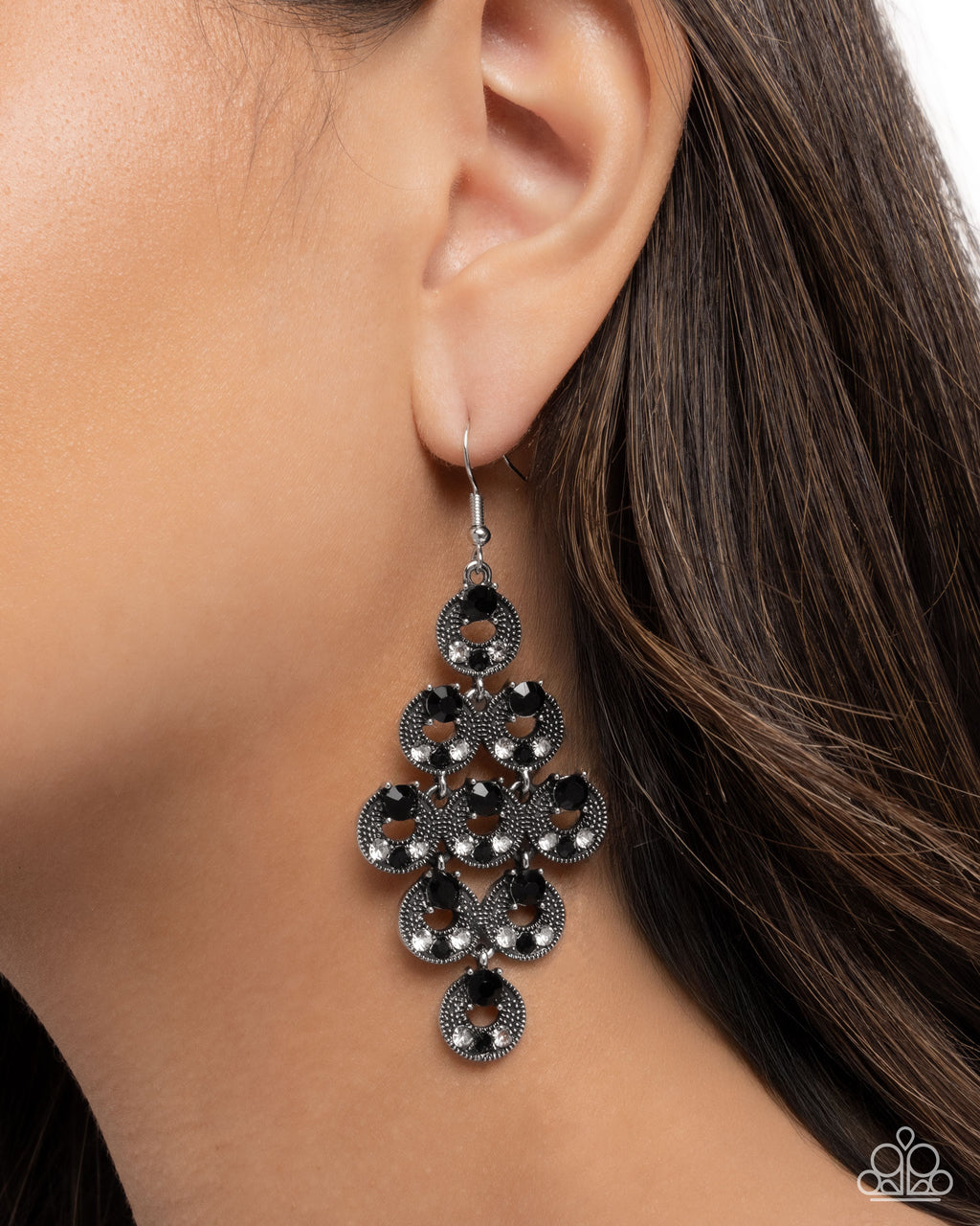 eight-dollar-jewelry-find-your-sparkle-black-earrings-paparazzi-accessories