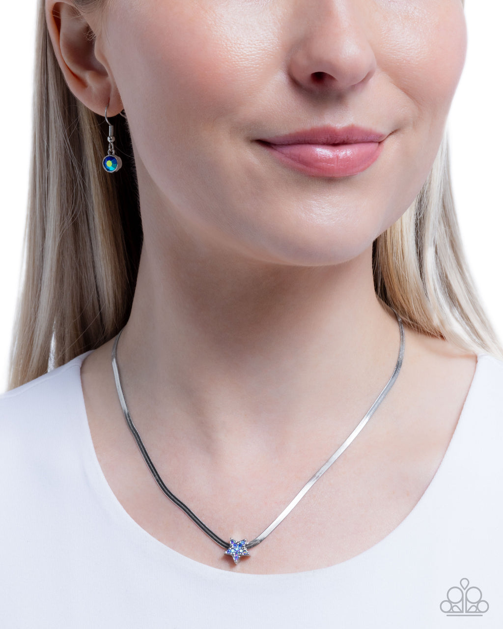 eight-dollar-jewelry-straight-up-stellar-blue-necklace-paparazzi-accessories