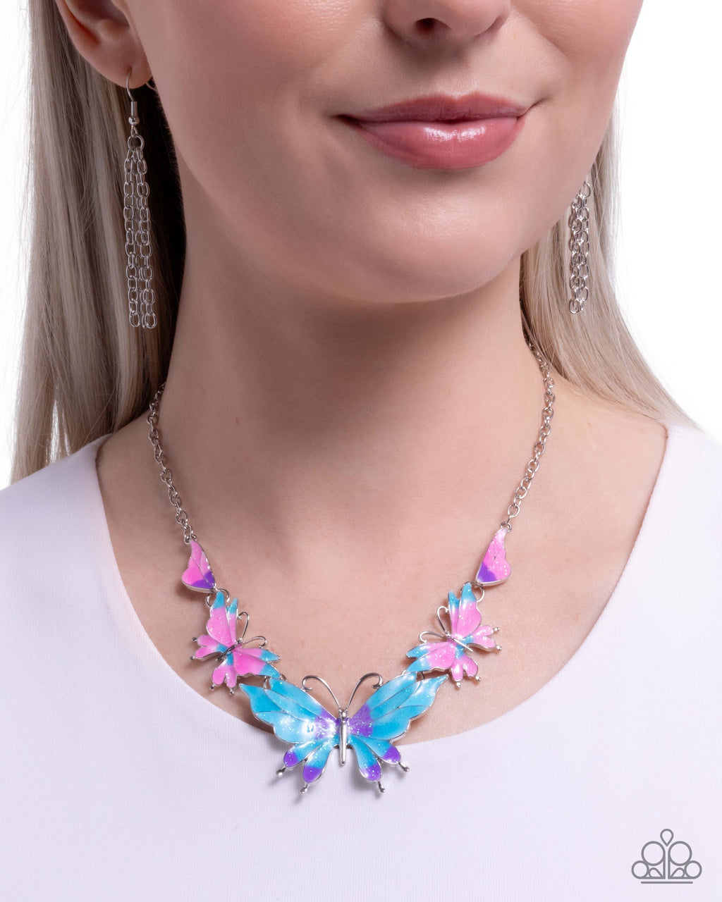 eight-dollar-jewelry-floating-feature-multi-necklace-paparazzi-accessories