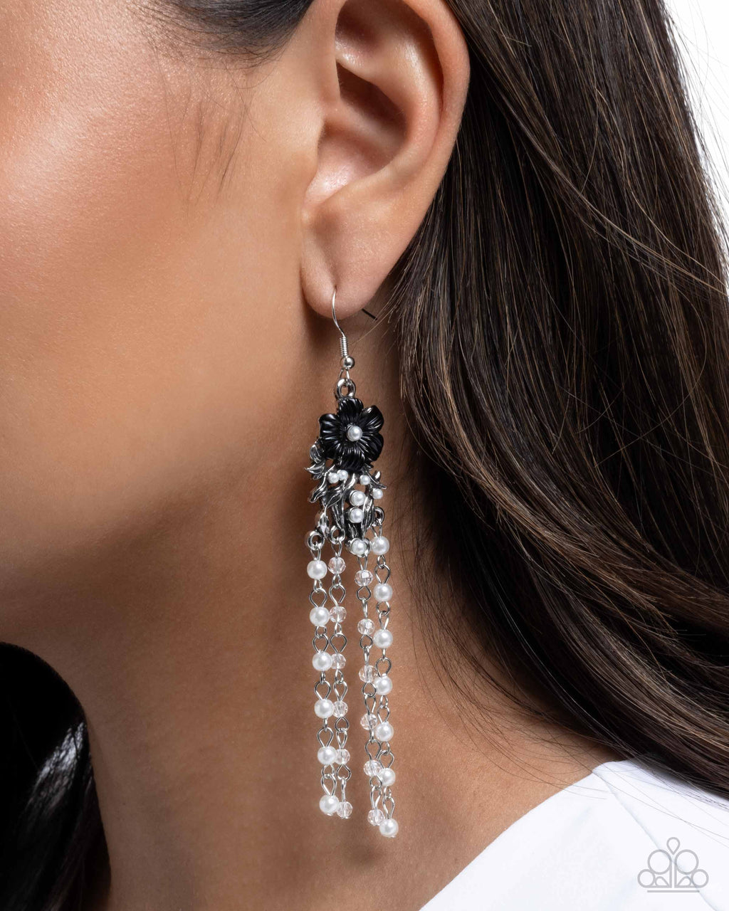 eight-dollar-jewelry-flawless-floral-black-earrings-paparazzi-accessories