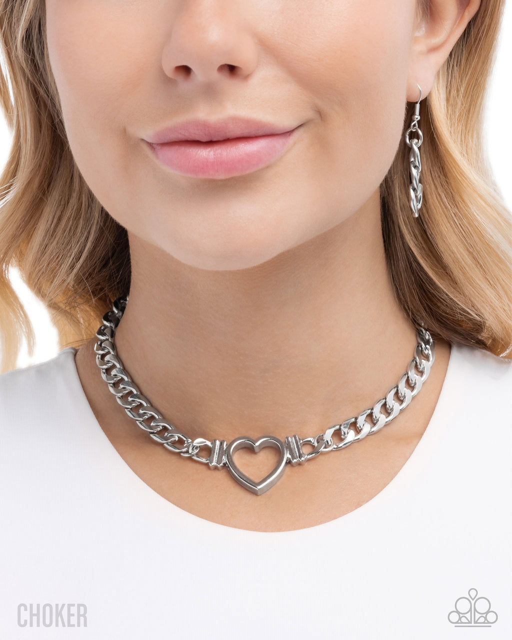 eight-dollar-jewelry-heartfelt-hunch-silver-necklace-paparazzi-accessories