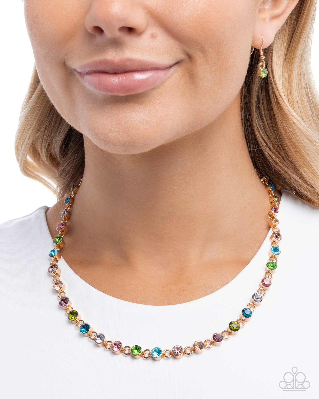 eight-dollar-jewelry-mesmerizing-model-multi-necklace-paparazzi-accessories