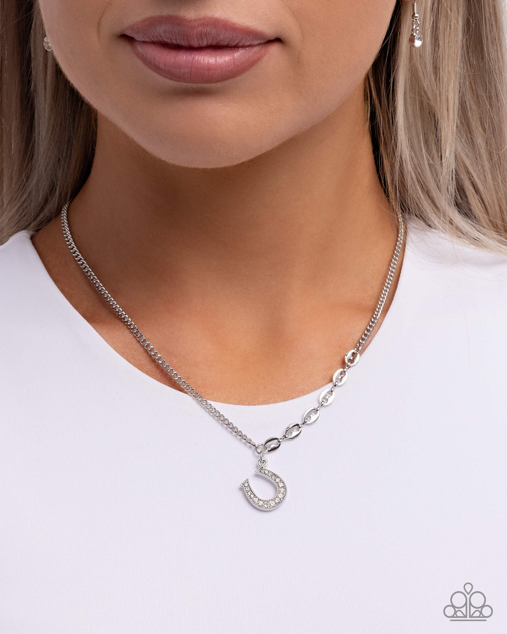 eight-dollar-jewelry-horseshoe-headline-white-necklace-paparazzi-accessories