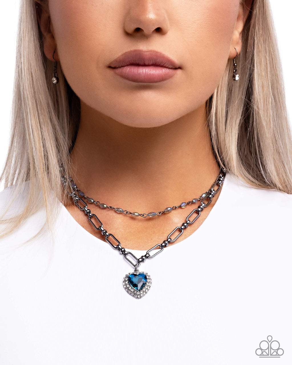 eight-dollar-jewelry-match-made-in-haute-blue-necklace-paparazzi-accessories