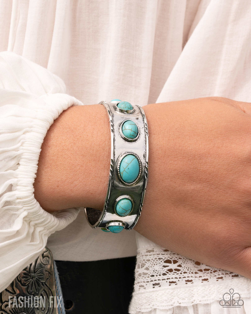 eight-dollar-jewelry-rustic-road-blue-bracelet-paparazzi-accessories