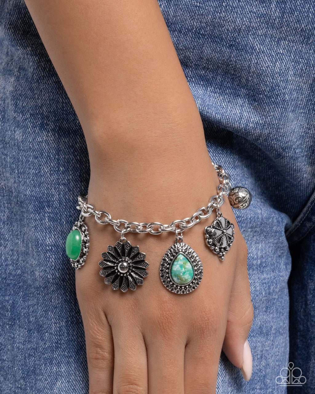 eight-dollar-jewelry-select-stones-green-bracelet-paparazzi-accessories