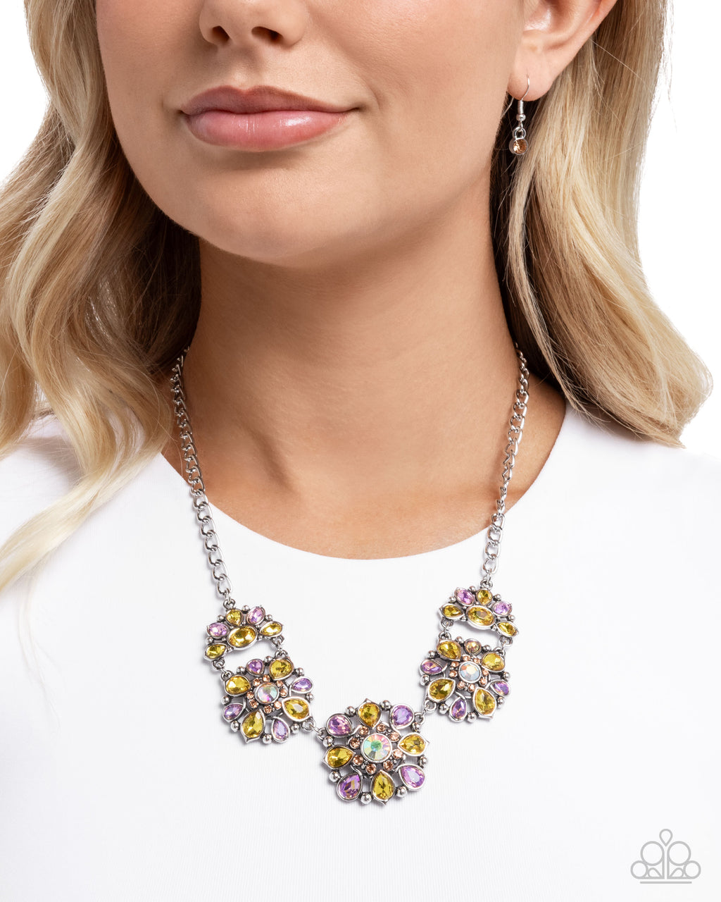 eight-dollar-jewelry-woodland-waltz-yellow-necklace-paparazzi-accessories