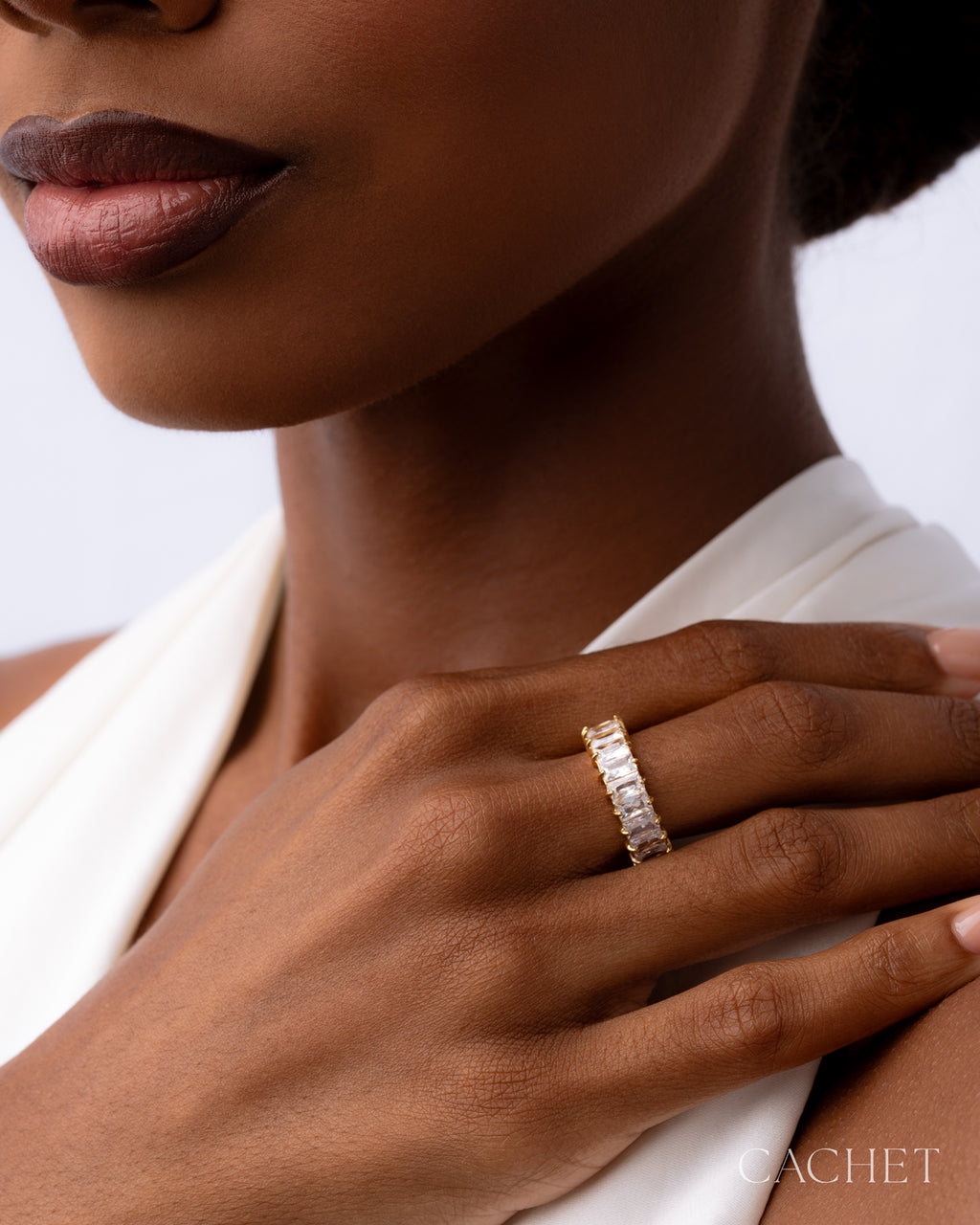 eight-dollar-jewelry-reine-18k-gold-8404-paparazzi-accessories