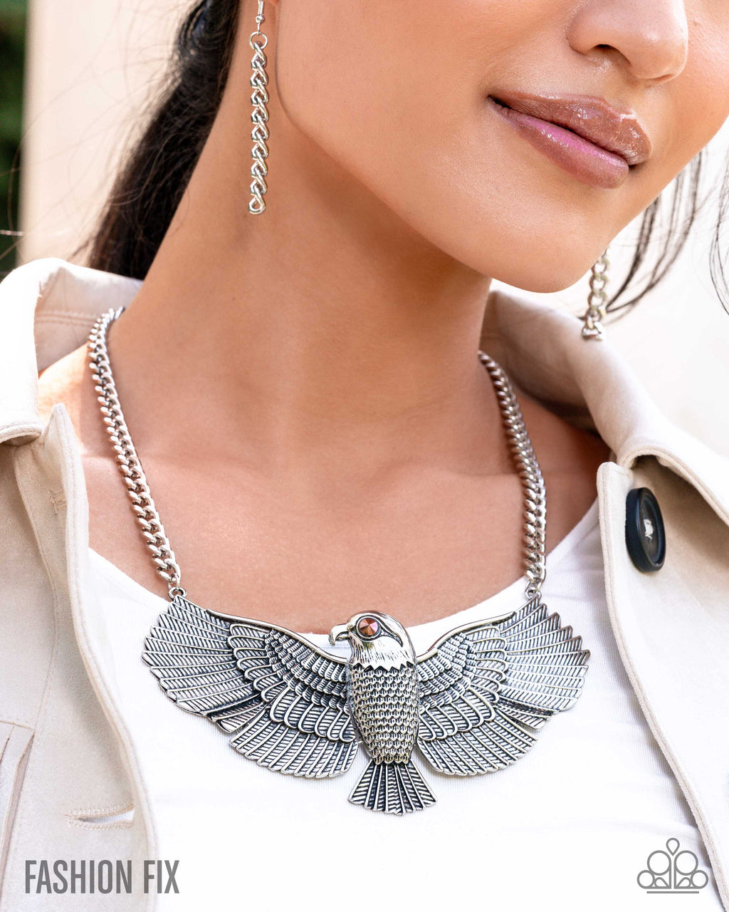 eight-dollar-jewelry-proud-as-an-eagles-scream-silver-necklace-paparazzi-accessories